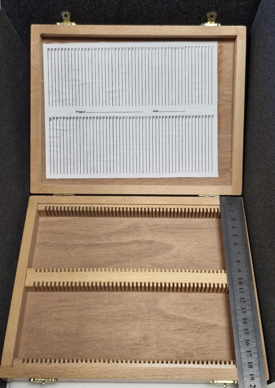 Coffret en bois pour 100 lames microscopiques – Image 2