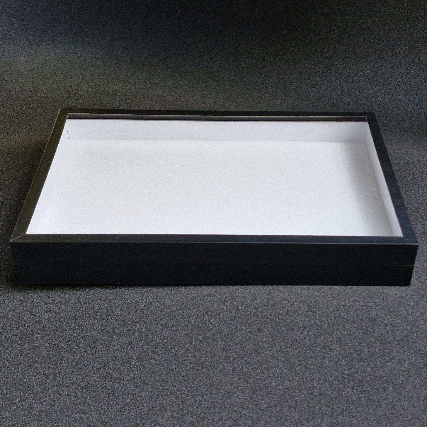 Boite noire économique sans émalène à couvercle vitré 39 x 26 x 5,5 cm